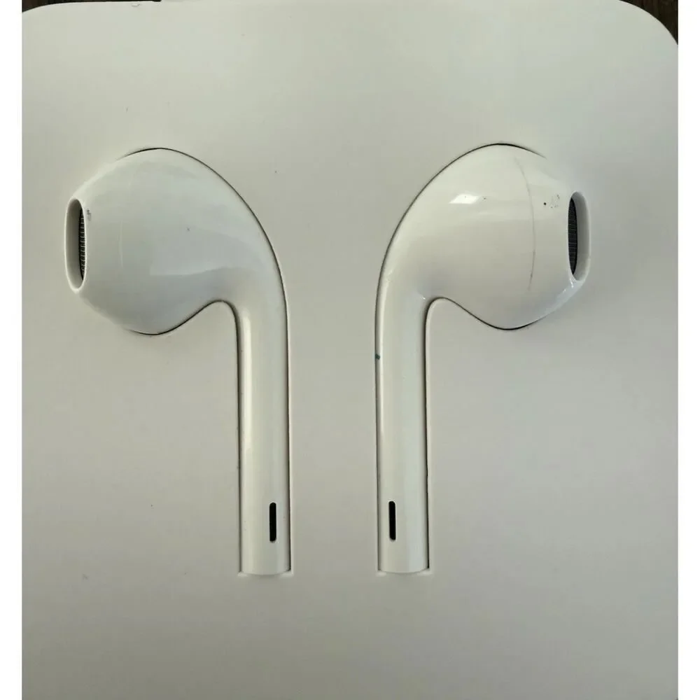 New Genuine Apple Headphone Ear Buds Corded Lightning White Open Box Brand New